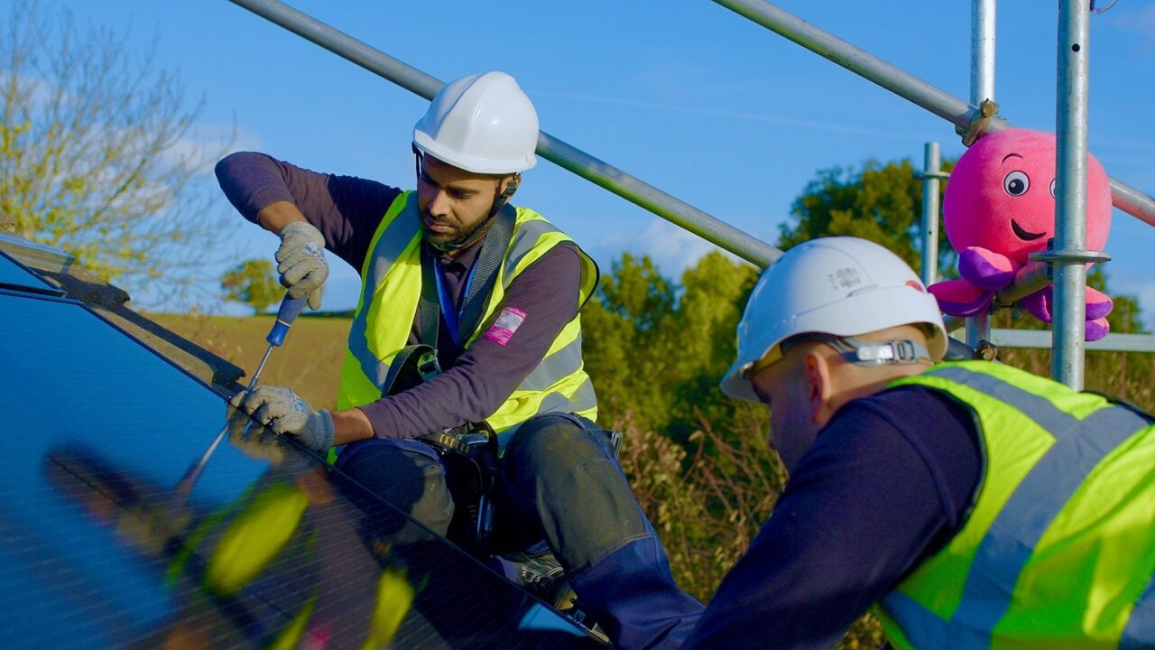 Solar engineers installing panels. Image: Octopus Energy