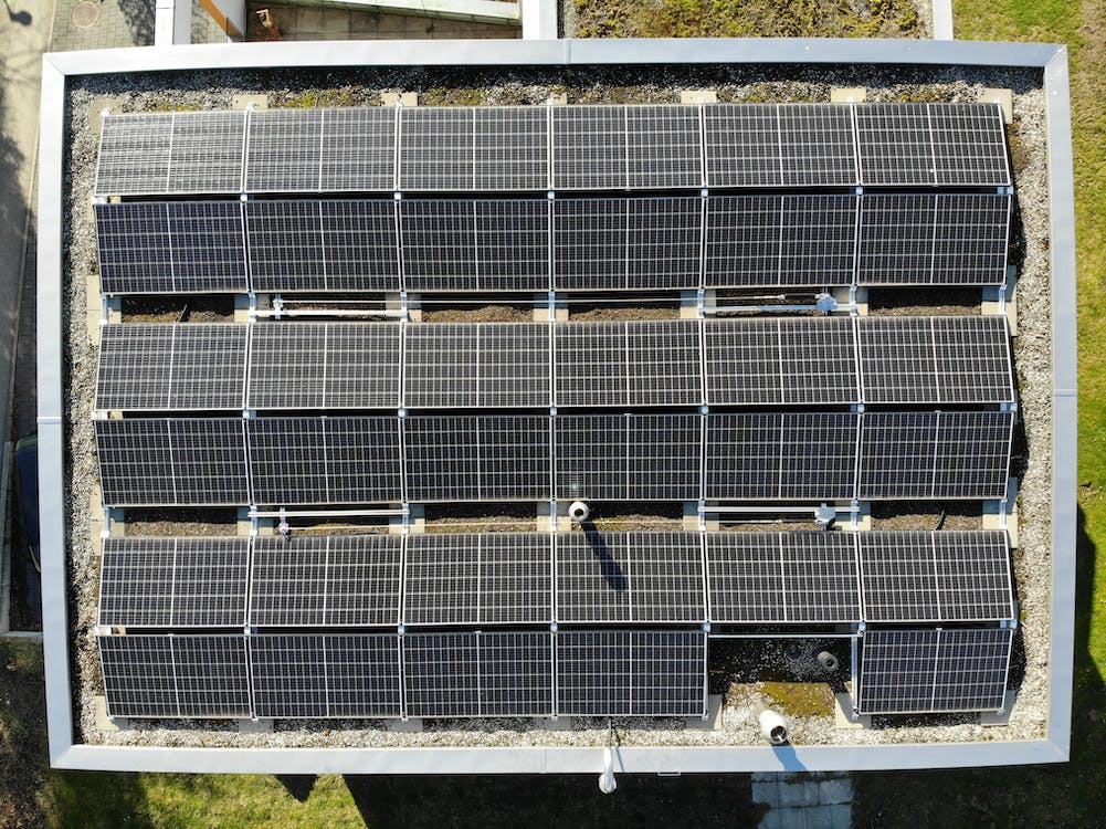 Rooftop solar installation. Image: Laurin Berli, Pexels