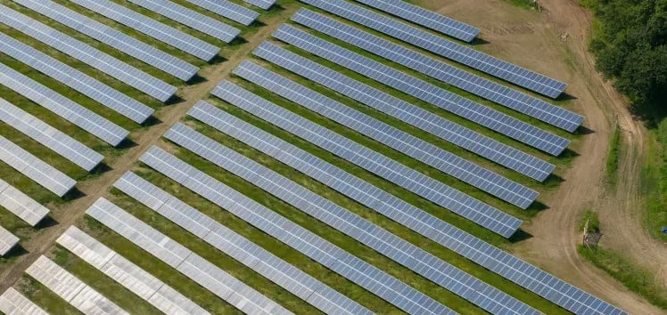 The solar farm is based in Buckinghamshire. Image: Low Carbon.