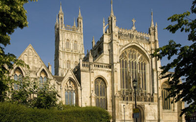 Gloucester_Cathedral_exterior_front