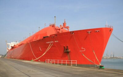 LNG_carrier_-_Geograph.co_.uk_